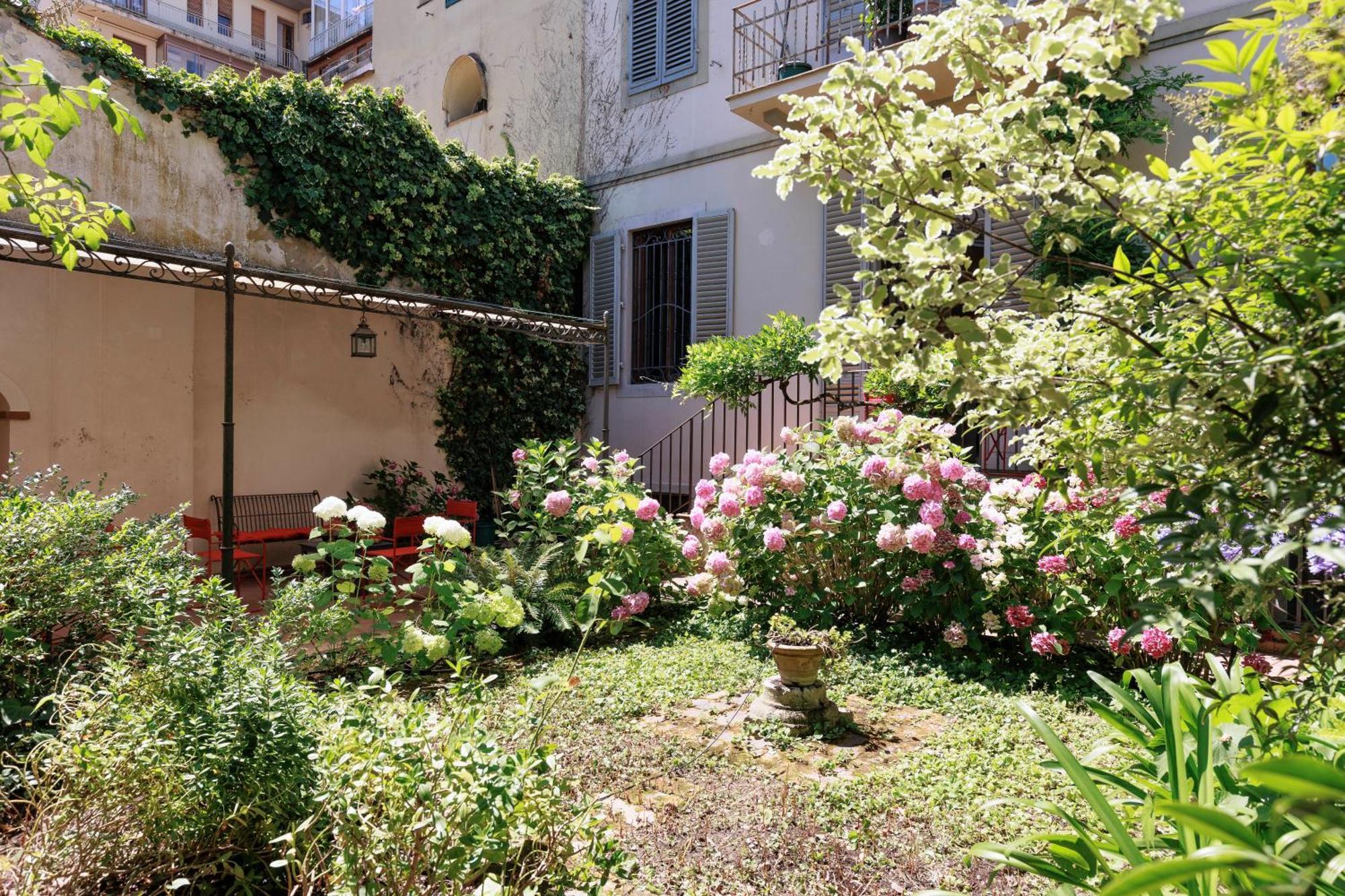 Florence Huge Apartment With Private Garden Exteriér fotografie
